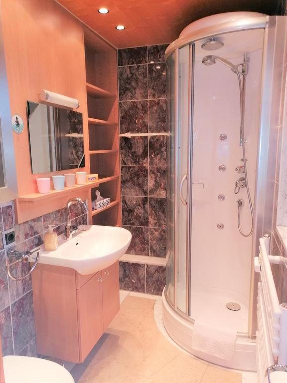 Top Ferienwohnung Mit Tiefgaragenstellplatz, Auch Fuer Laengere Aufenthalte Sasbachwalden Exterior photo